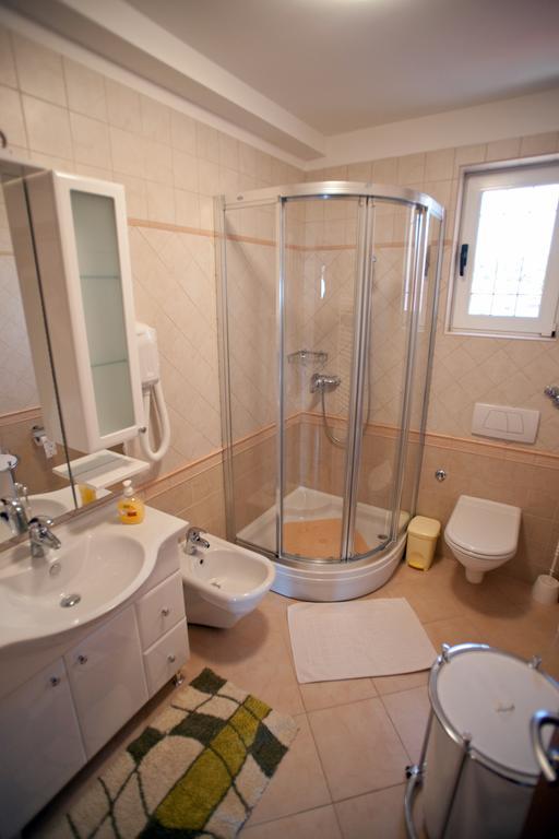 פרימוסטן Apartments Marinic חדר תמונה