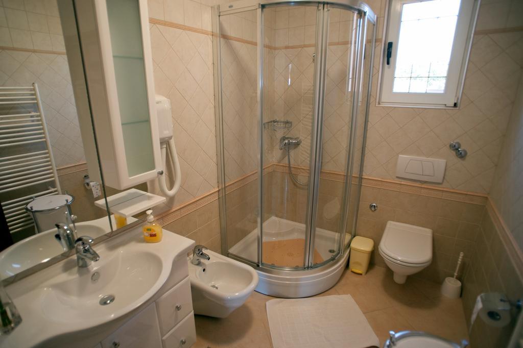 פרימוסטן Apartments Marinic מראה חיצוני תמונה