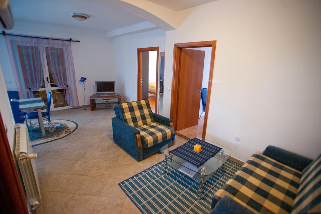פרימוסטן Apartments Marinic חדר תמונה