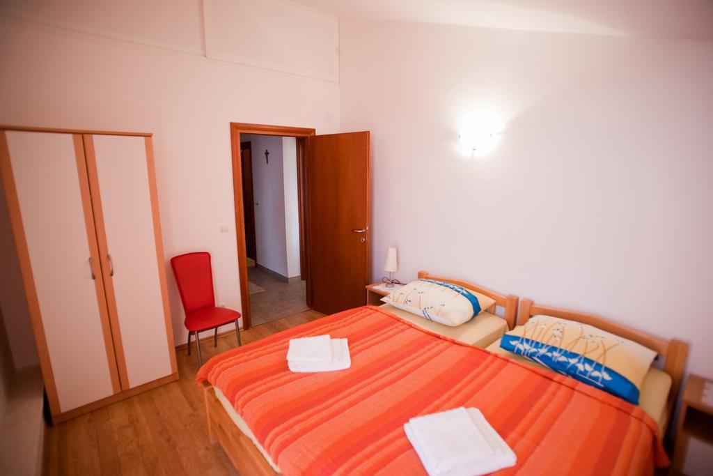 פרימוסטן Apartments Marinic חדר תמונה