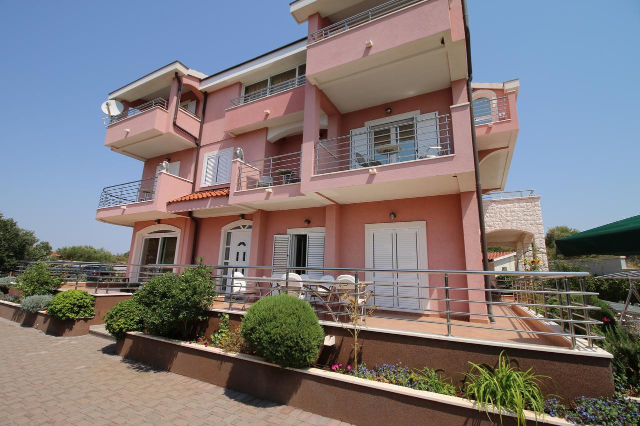 פרימוסטן Apartments Marinic מראה חיצוני תמונה